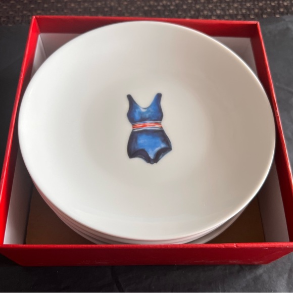 NIB whimsical, 50’s swimsuit inspired set of 4 porcelain Prima Design plates - Picture 2 of 16